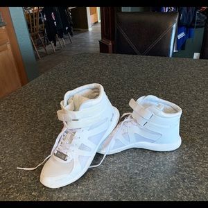 Nfinity cheer shoes